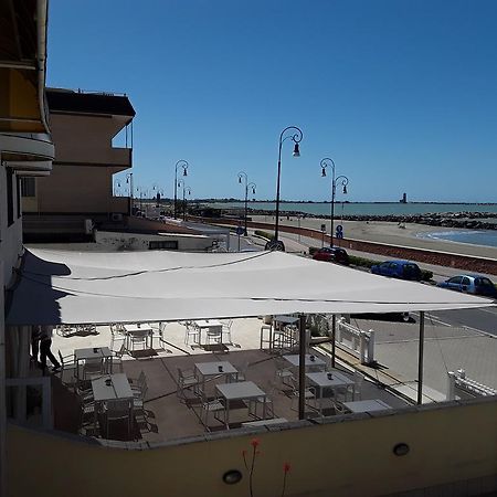 Rosa Dei Venti Hotel Fiumicino Exterior foto