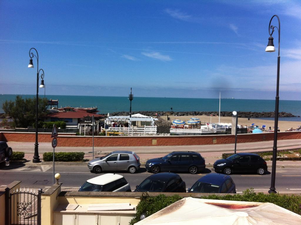 Rosa Dei Venti Hotel Fiumicino Exterior foto